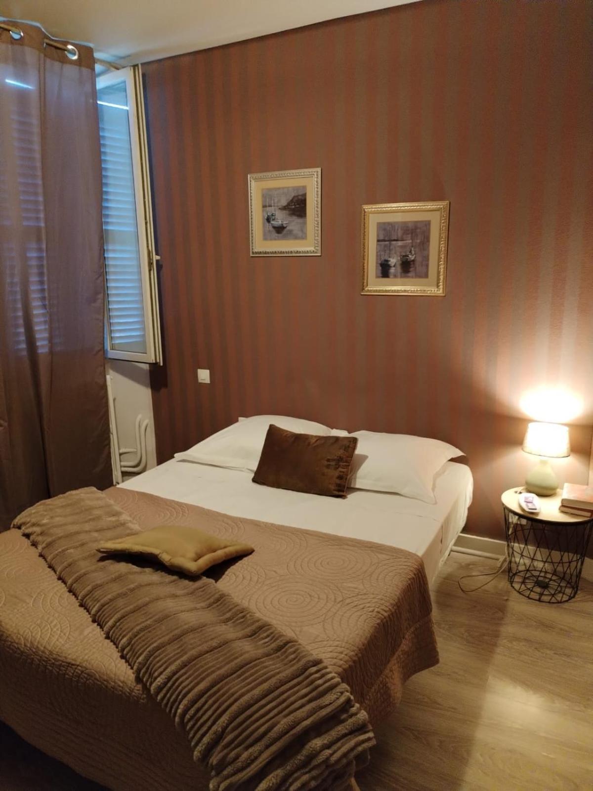 Aux Trois Rois Hotel Pont-Sur-Yonne Exterior foto